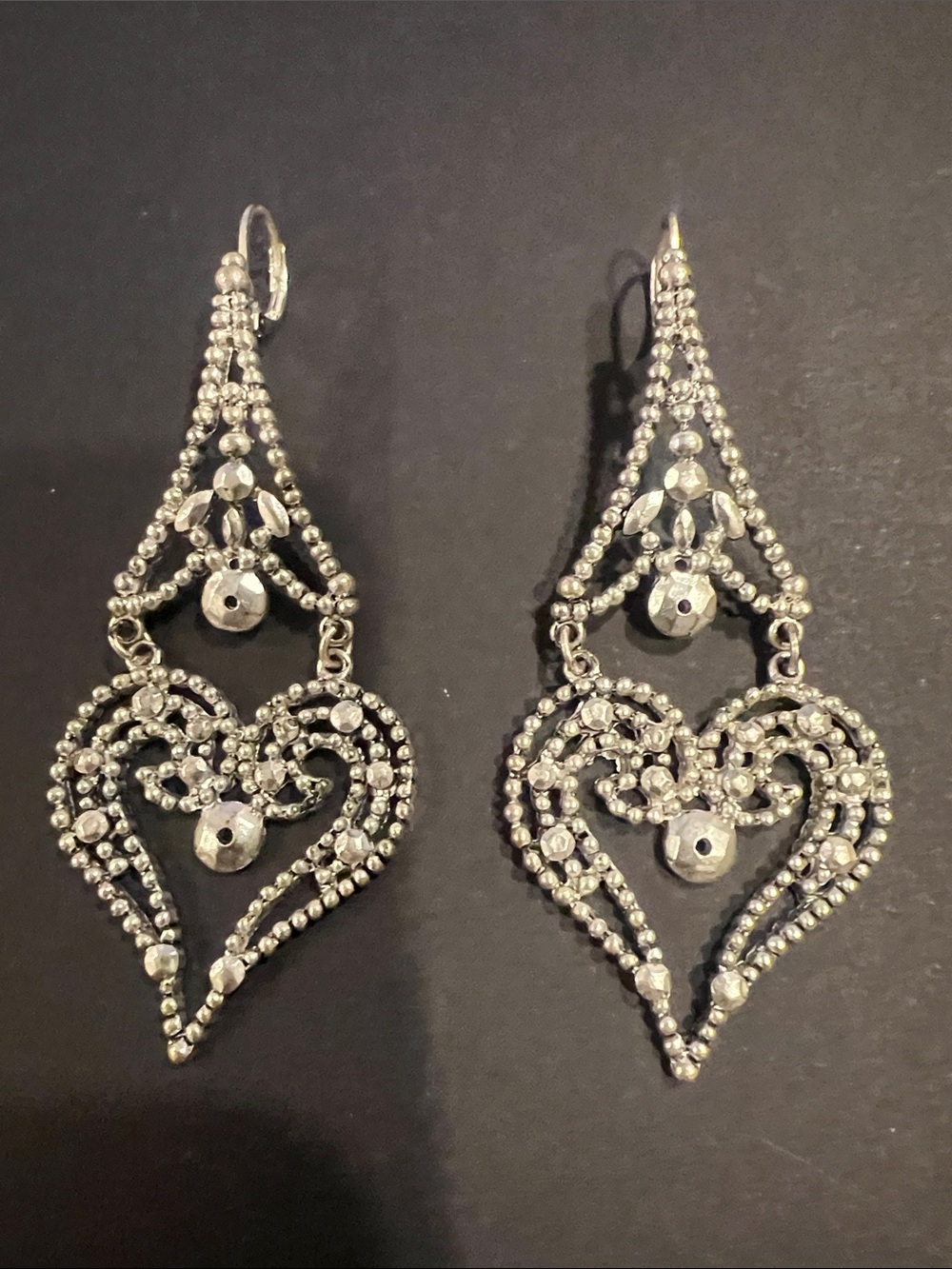 🐿️ any jewelry w squirrel is 5 for $20.silver-Tone Filigree Heart Drop Earrings.